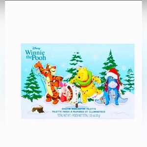 Disney Winnie The Pooh Winter Eyeshadow & Highlighter Makeup Palette